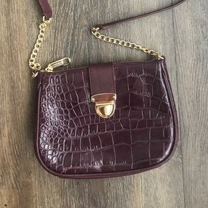 Gorgeous crocodile print leather shoulder bag. New!